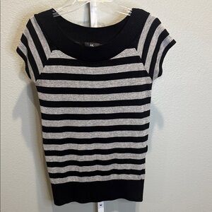 Iz Byer Black & Gray Striped Short Sleeve Knit Top